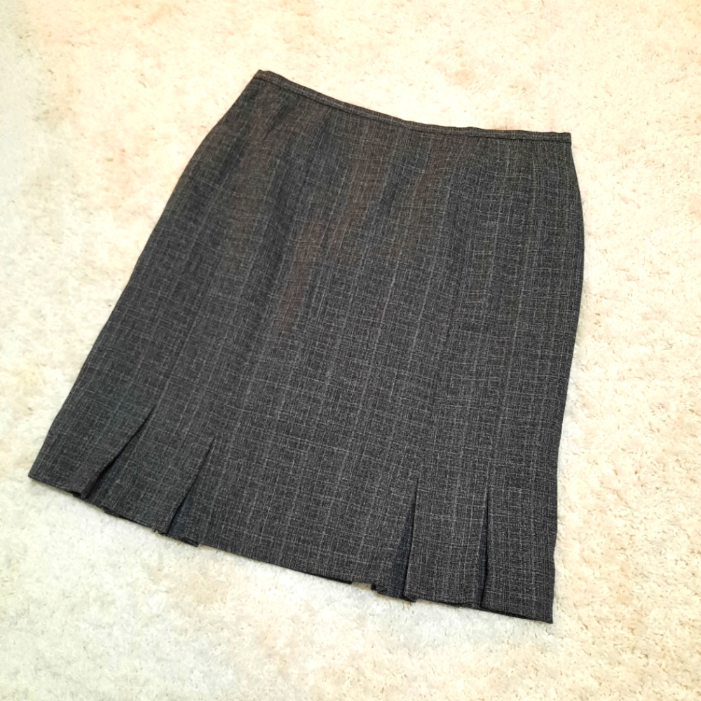 WOMEN'S PLEATED PENCIL SKIRT SIZE 16